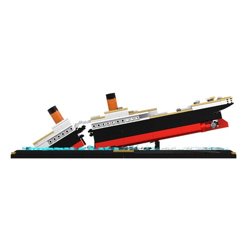 Passenger liner ship sinking - passenger,